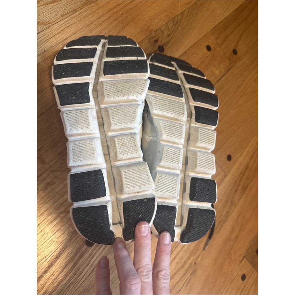 On Running Cloud X Women's Size 9 White Black Run… - image 8